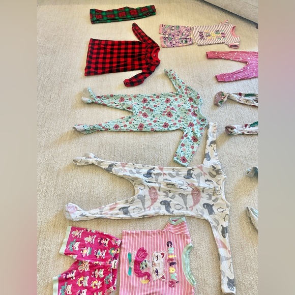 Lot of girls 2T pajamas bundle - 13 pieces - Picture 7 of 9